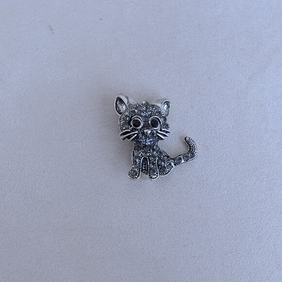Vintage Rhinestone Cat Brooch Cute Silver Tone Kitten Pin With Googly Eyes - Picture 2 of 4